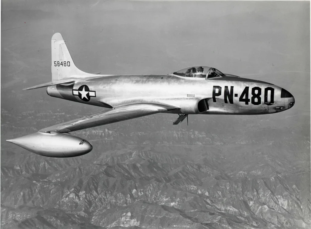 Un Lockheed P-80B-1-LO Shooting Star in volo.
