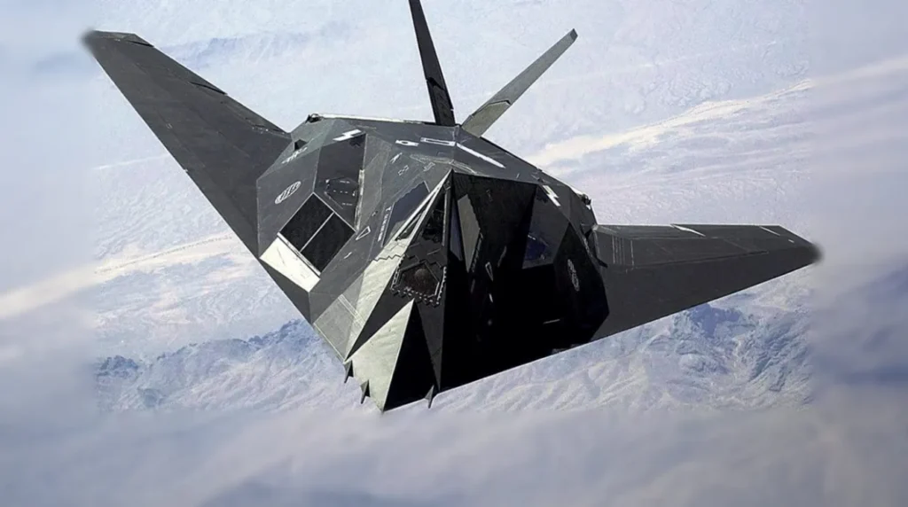 Lockheed F-117 Night Hawk . il primo aereo Stealth.