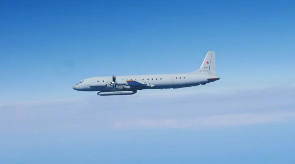 Ilyushin Il-22PP - questo esemplare nel 2024 è stato intercettato da due Typhoon della Luftwaffe sul Mar Baltico. (Foto: RBC- Ukraine).