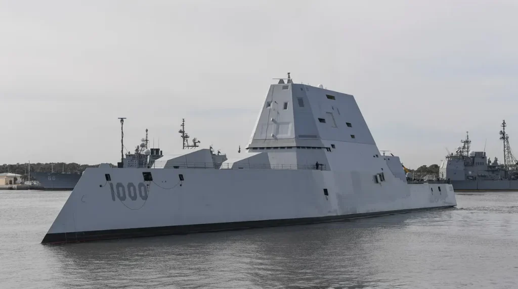 USS Zumwalt, cacciatorpediniere missilistico con capacità stealth.