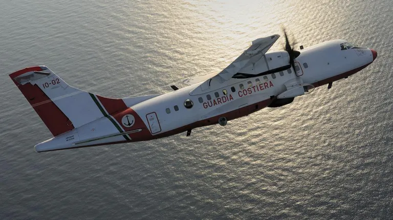 ATR-42MP durante una missione di pattugliamento. (Foto: Guardia Costiera)
