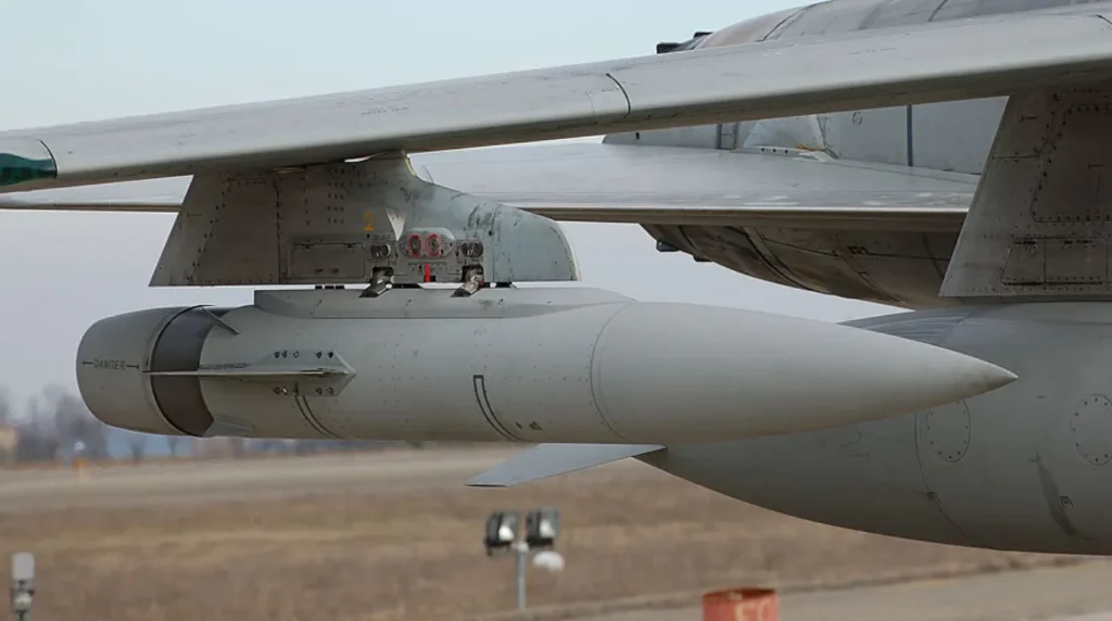 Lanciatore di chaff BOZ-102. Foto: Aeronautica Militare.