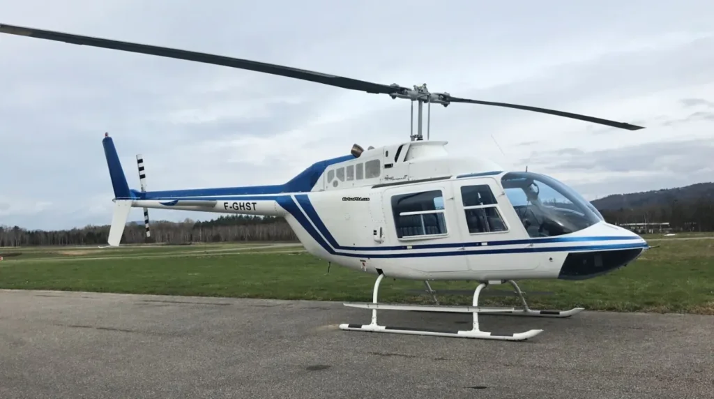 Bell 206B Jet Ranger II (F-GHST). Fonte: AirCraft24.