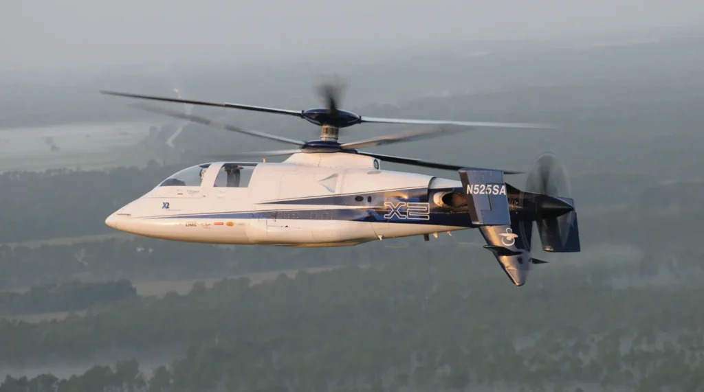 Il dimostratore tecnologico Sikorsky X2 (N525SA) ripreso in volo. (Foto: Sikorsky Aircraft)
