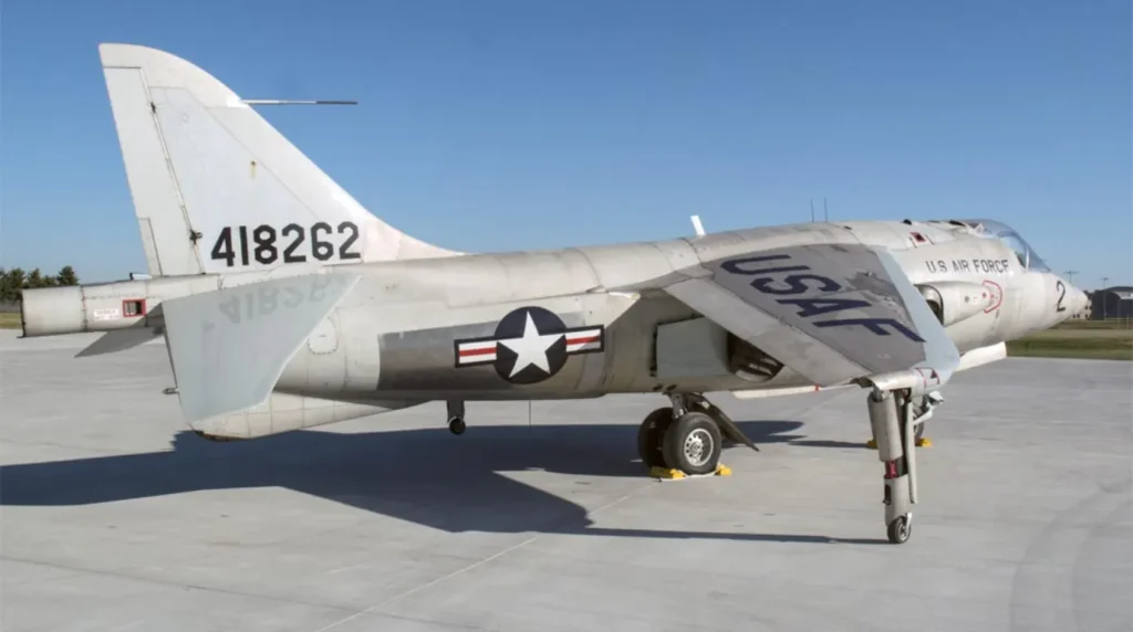 Un XV-6 appartenete agli USA. (Foto NM of AF)