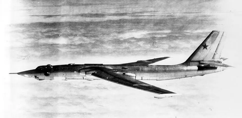 Bombardiere Quadrimotore Myasishev M-4 ma la NATO gli assegnò il nome in codice "BISON" (Bisonte). 