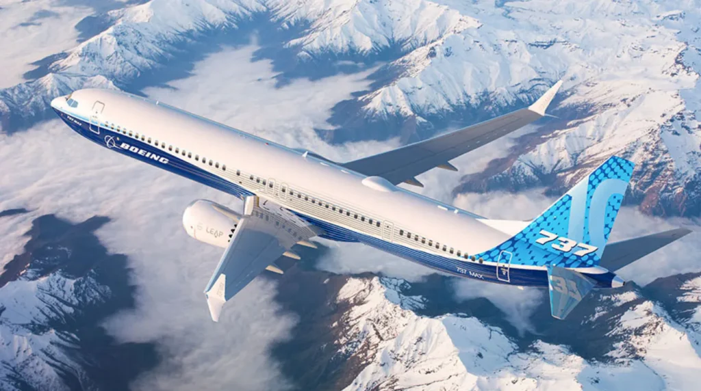 Boeing 737 MAX 10 in volo motori LEAP avanzati e sistema MCAS pitch-up
