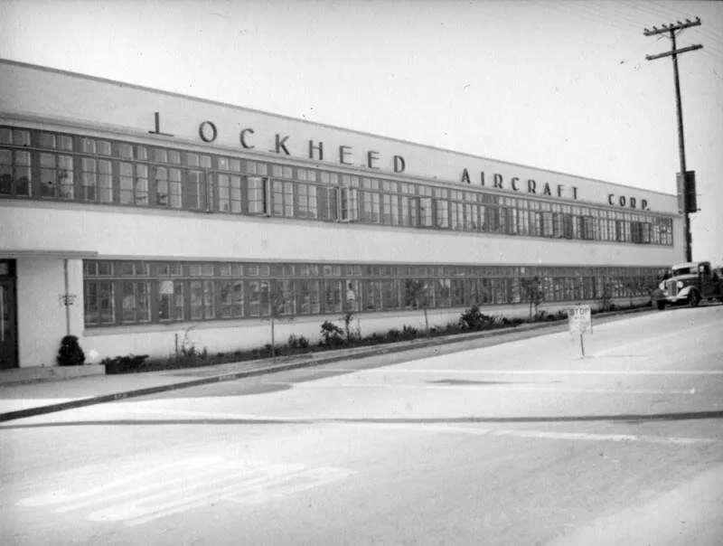L'edificio della Lockheed Airport a Burbank, in California, nel 1938.
Immagine: Biblioteca pubblica di Los Angeles