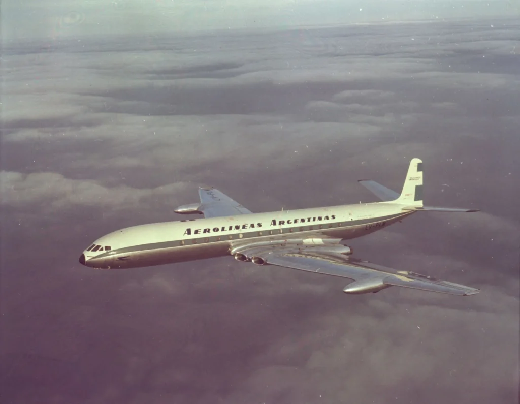 de Havilland DH.106 Comet 4 - LV-PLM Aerolineas Argentinas vista aria-aria a colori, 27 gennaio 1959. 