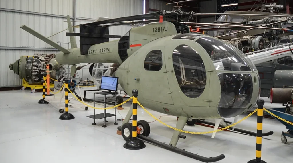 Il prototipo storico Hughes OH-6A NOTAR con scritta Army DARPA esposto al Classic Rotor Museum USA.