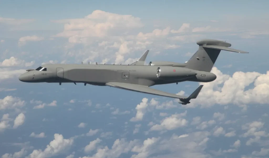 Gulfstream G550 CAEW, bireattore leggero di derivazione commerciale militarizzato e customizzato in Israele dalla IAI.
