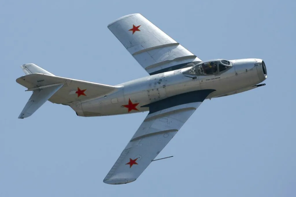Immagine di un MiG-15 Bis restaurato. (Foto: USAF Museum)